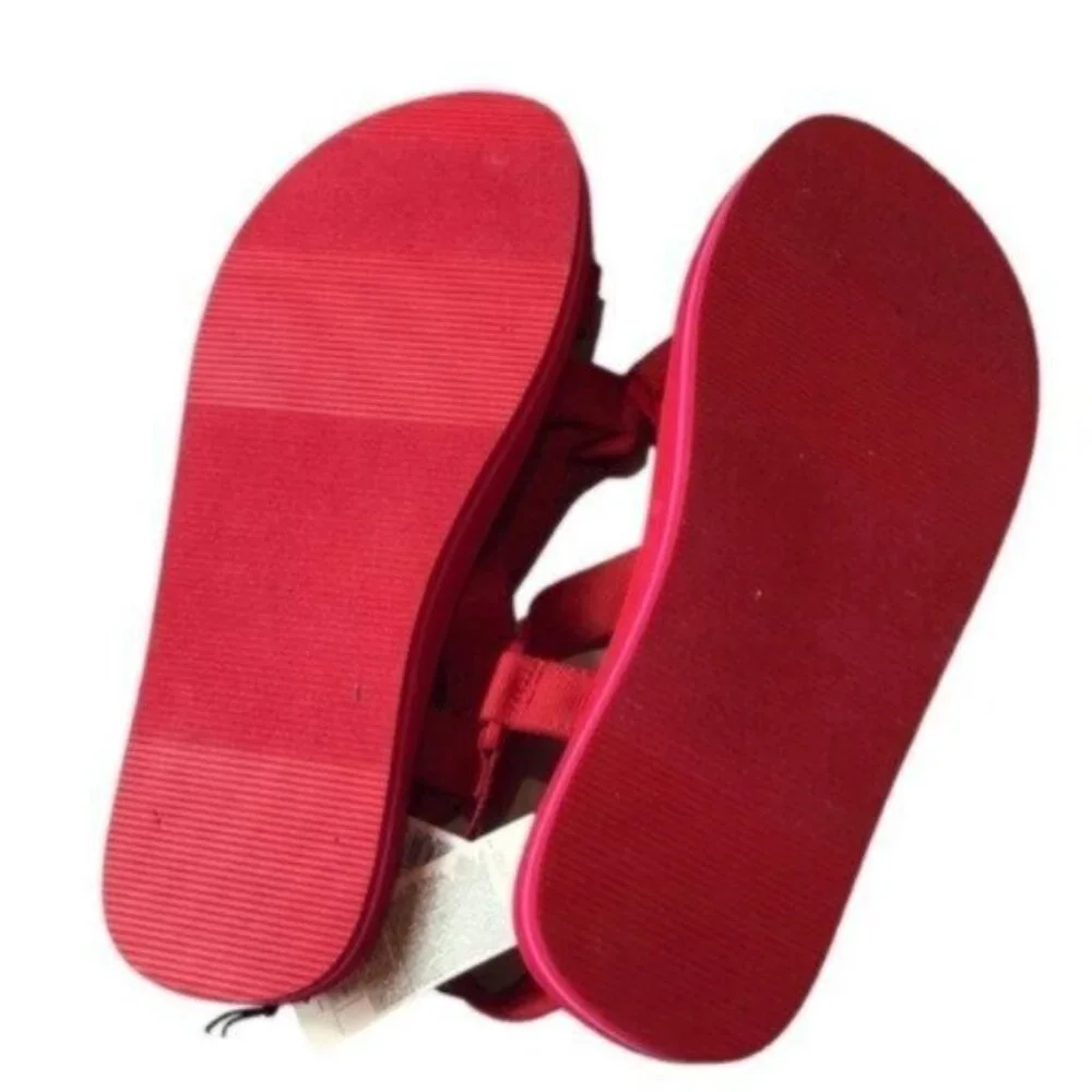 NWT GAP Red Sporty Strappy Flat Sandals Medium
